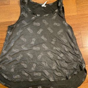 Tank top with pineapples